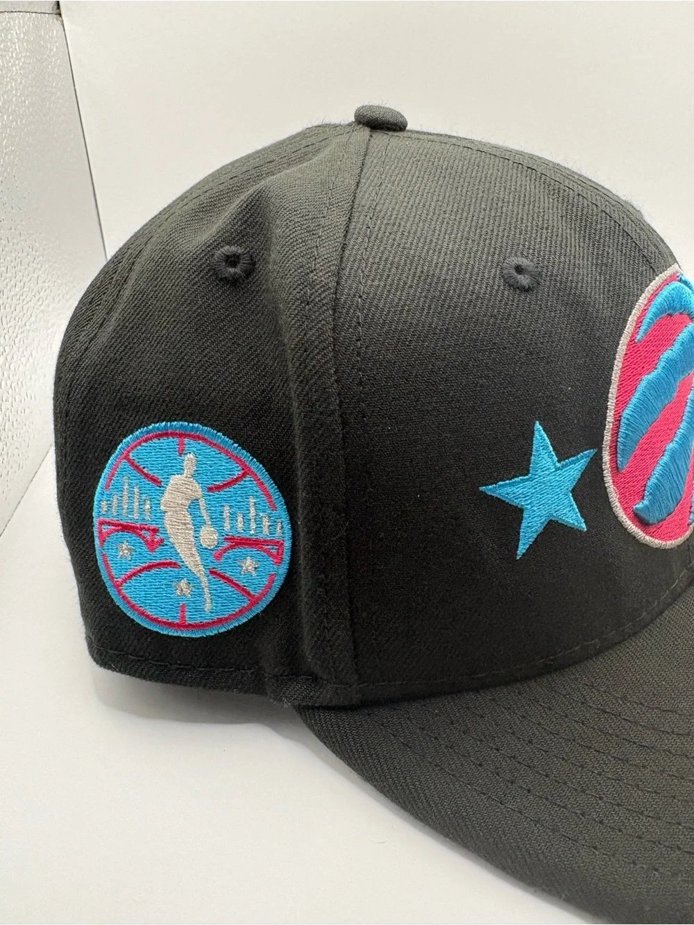 New Era Toronto Raptors 9FIFTY Snapback Black Pink Blue NBA Hat OSFM